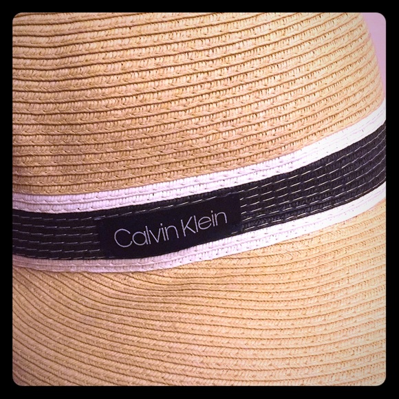 ONLY 1! Calvin Klein Straw Sun Hat - Picture 6 of 13